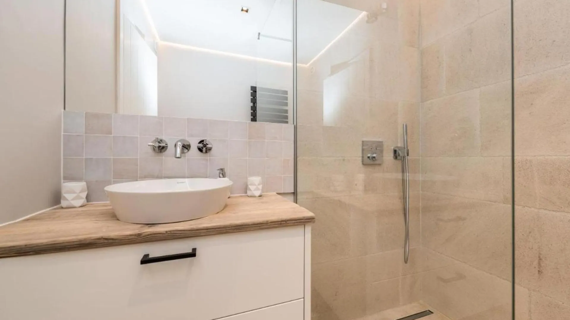 Villa Four Seasons 브르시