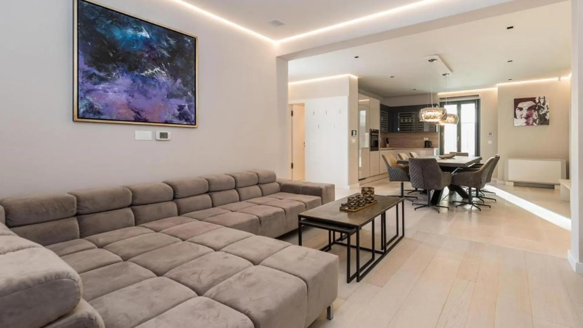 Villa Four Seasons 브르시